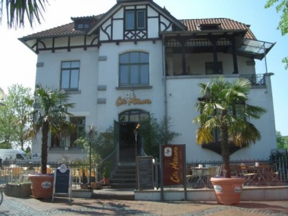 照片: H&amp;ouml;rbar im Caf&amp;eacute; Havanna